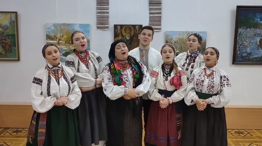 Фольклорний гурт МОКОША виконує колядку “Нова радість стала”